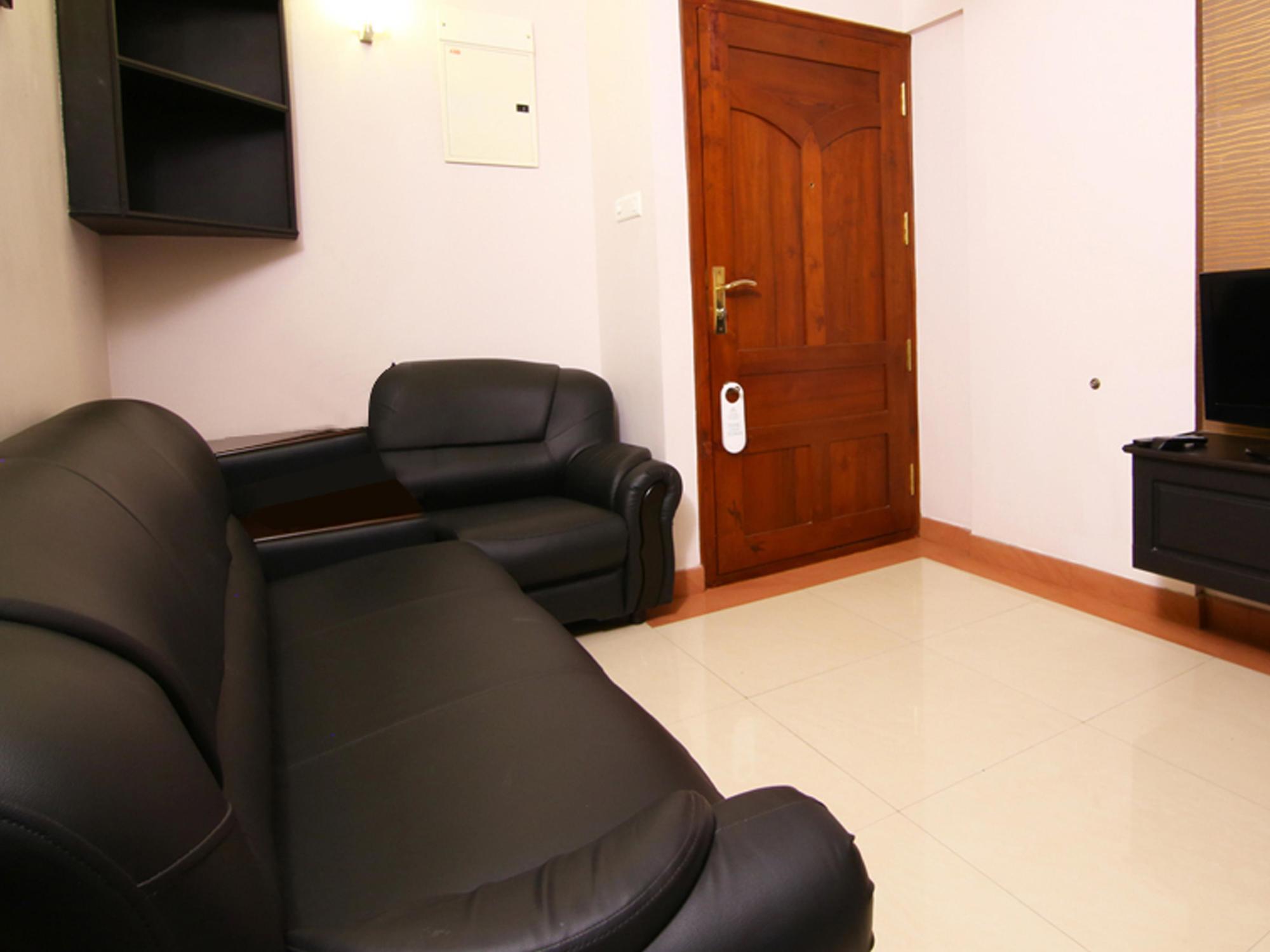 Atlas Airport Hotel Apartment ネドゥムバセリー エクステリア 写真