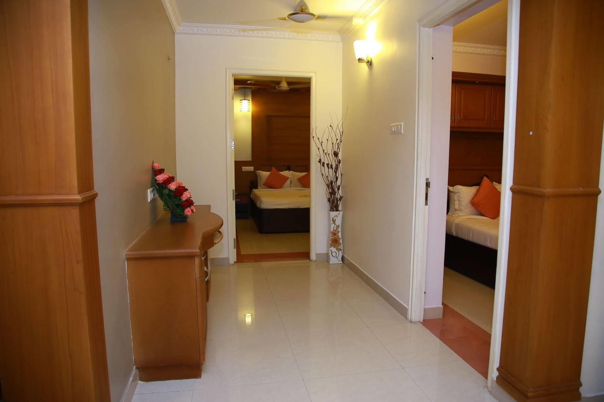 Atlas Airport Hotel Apartment ネドゥムバセリー エクステリア 写真