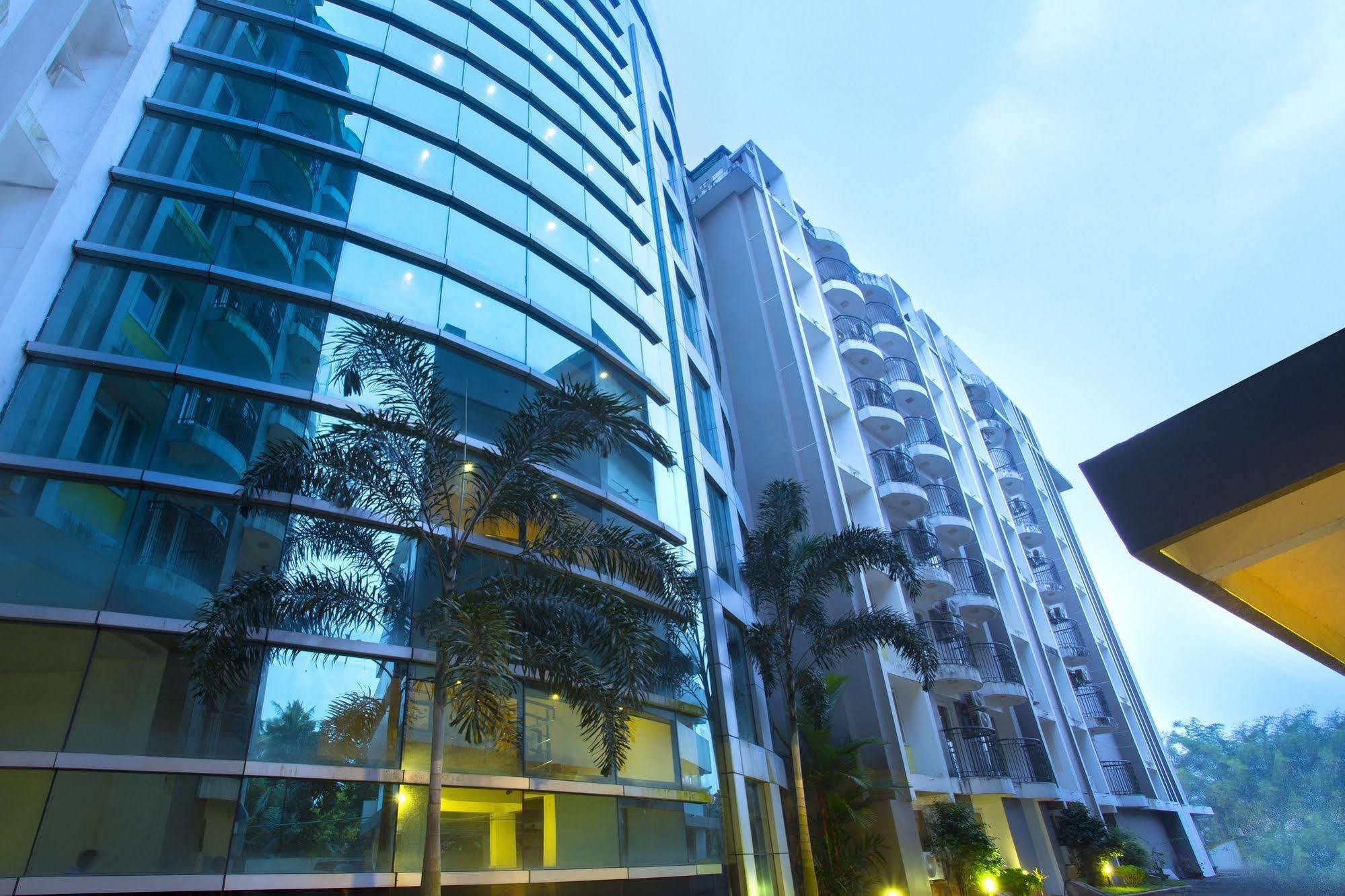 Atlas Airport Hotel Apartment ネドゥムバセリー エクステリア 写真