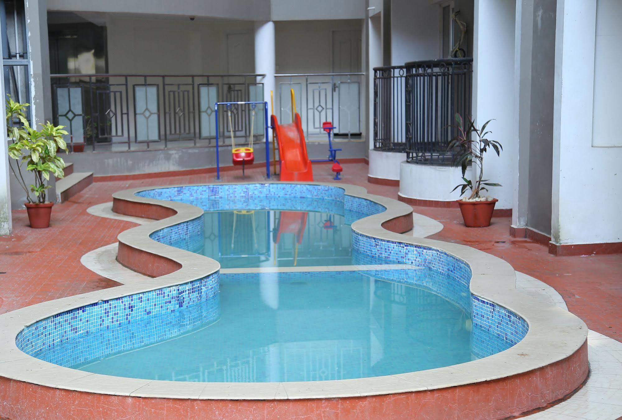 Atlas Airport Hotel Apartment ネドゥムバセリー エクステリア 写真